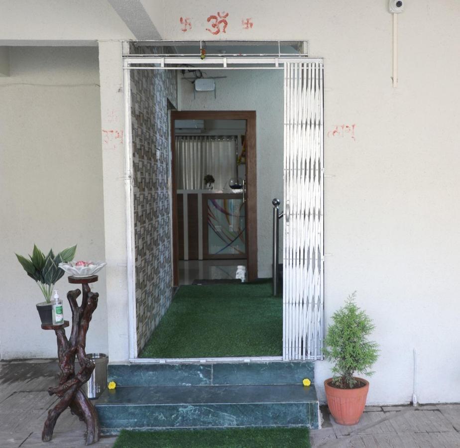 נאווי מומבאי Hotel Satyam Residency מראה חיצוני תמונה