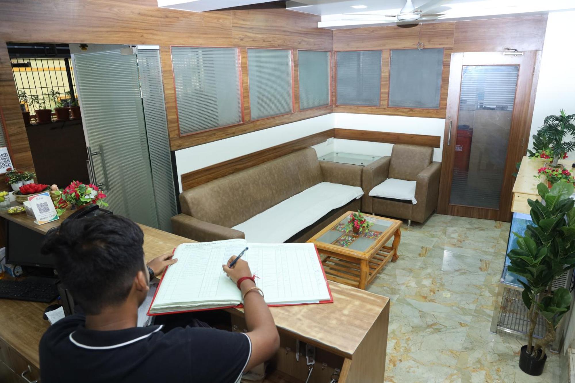 נאווי מומבאי Hotel Satyam Residency מראה חיצוני תמונה