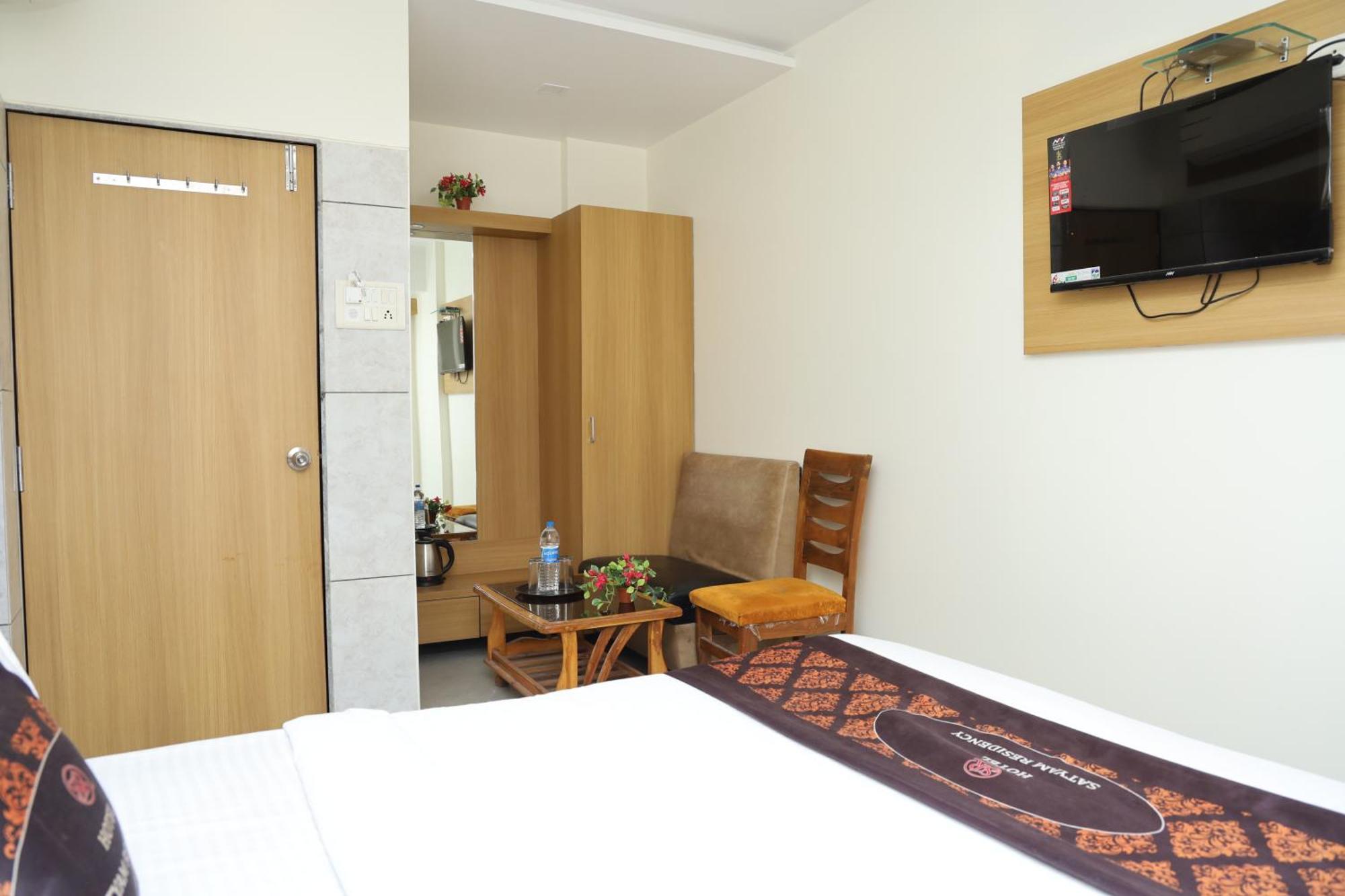 נאווי מומבאי Hotel Satyam Residency מראה חיצוני תמונה